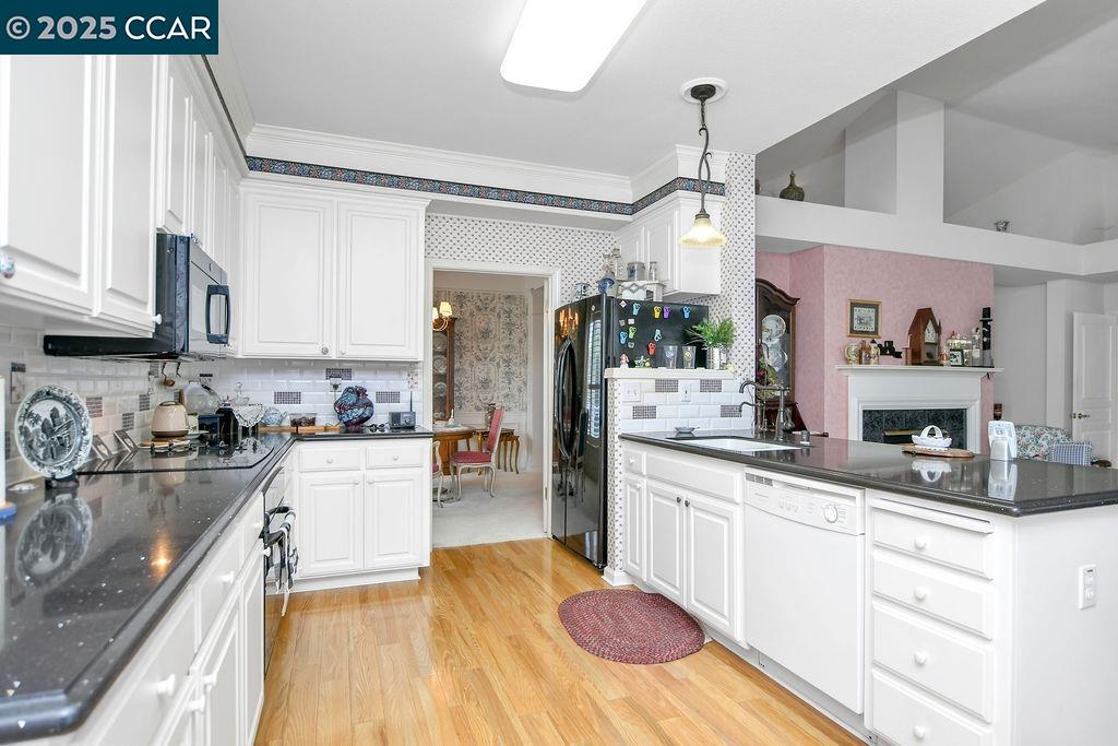 1160 Orchid Dr
