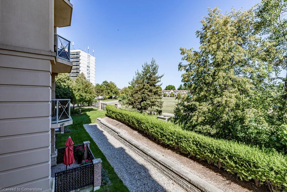 212-2075 Amherst Heights Drive Unit: 212