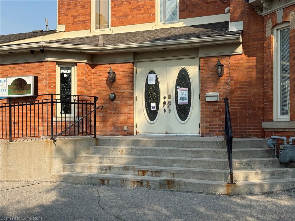906 Brant Street