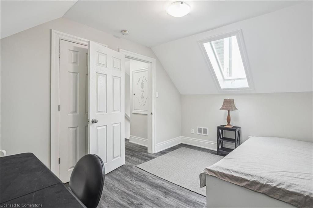 1-38 Viewpoint Avenue Unit: 1