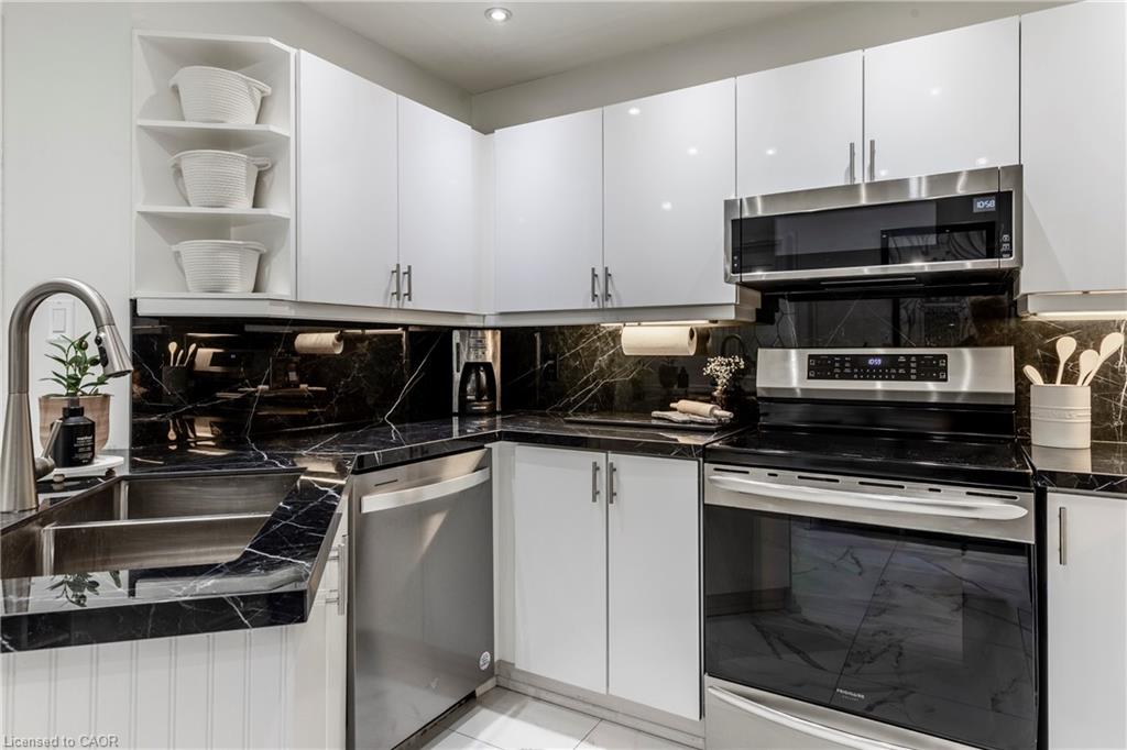 5-3220 New Street Unit: 5