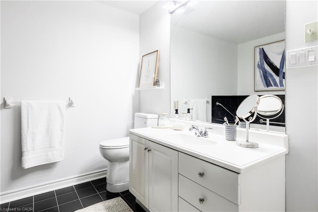 5-3220 New Street Unit: 5