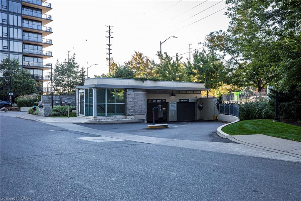 502-1055 Southdown Road Unit: 502