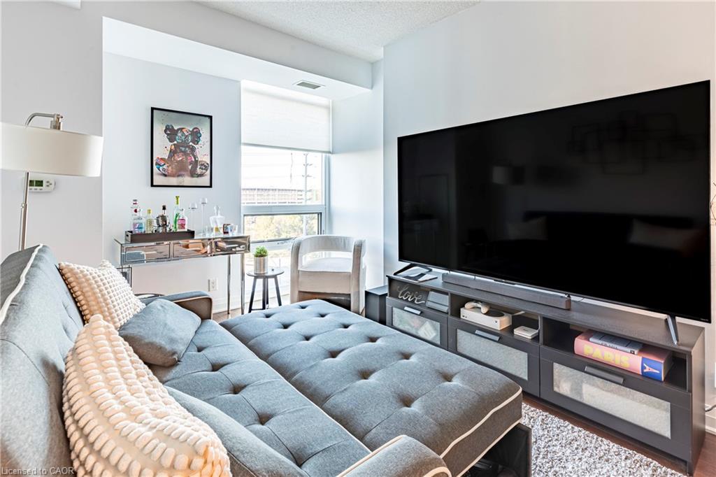 502-1055 Southdown Road Unit: 502