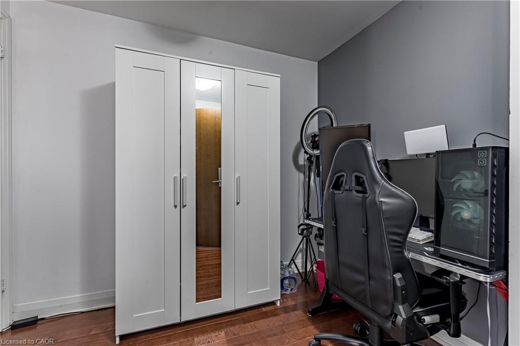 502-1055 Southdown Road Unit: 502