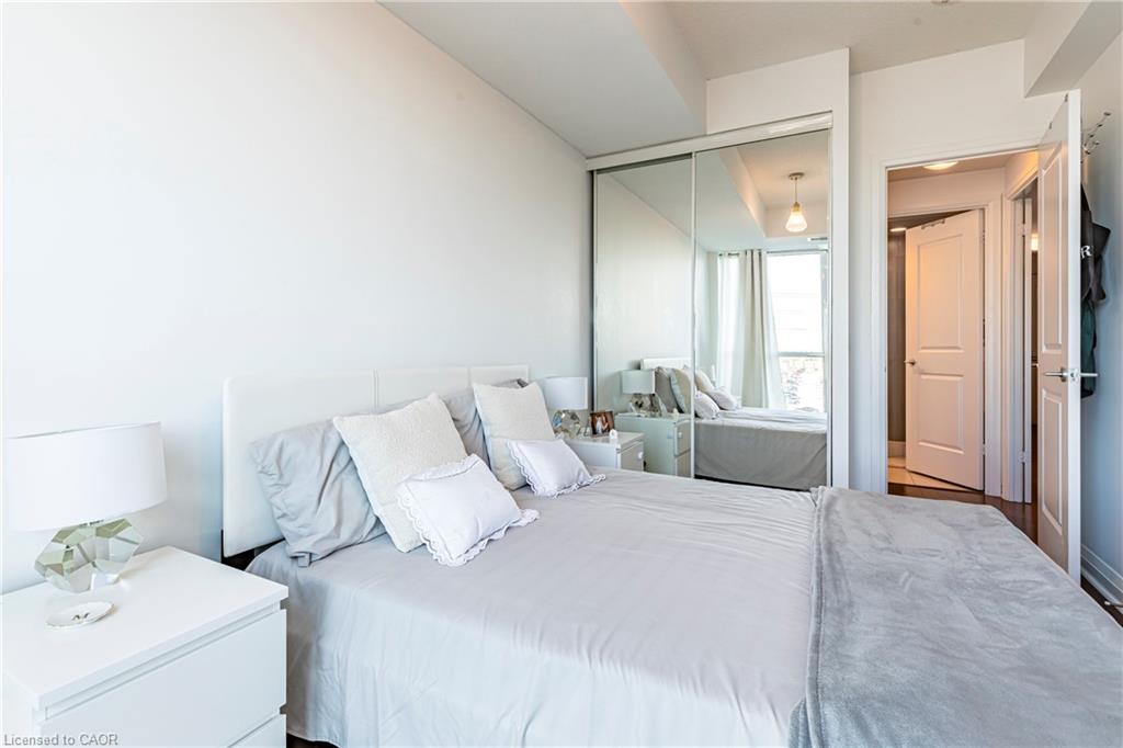 502-1055 Southdown Road Unit: 502