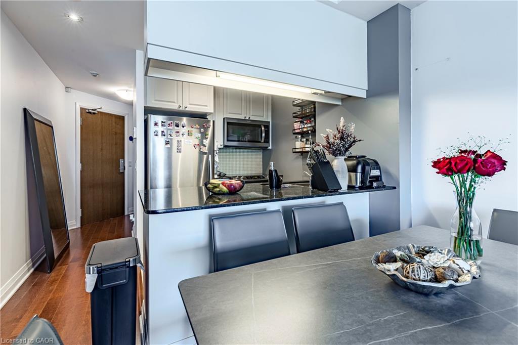 502-1055 Southdown Road Unit: 502