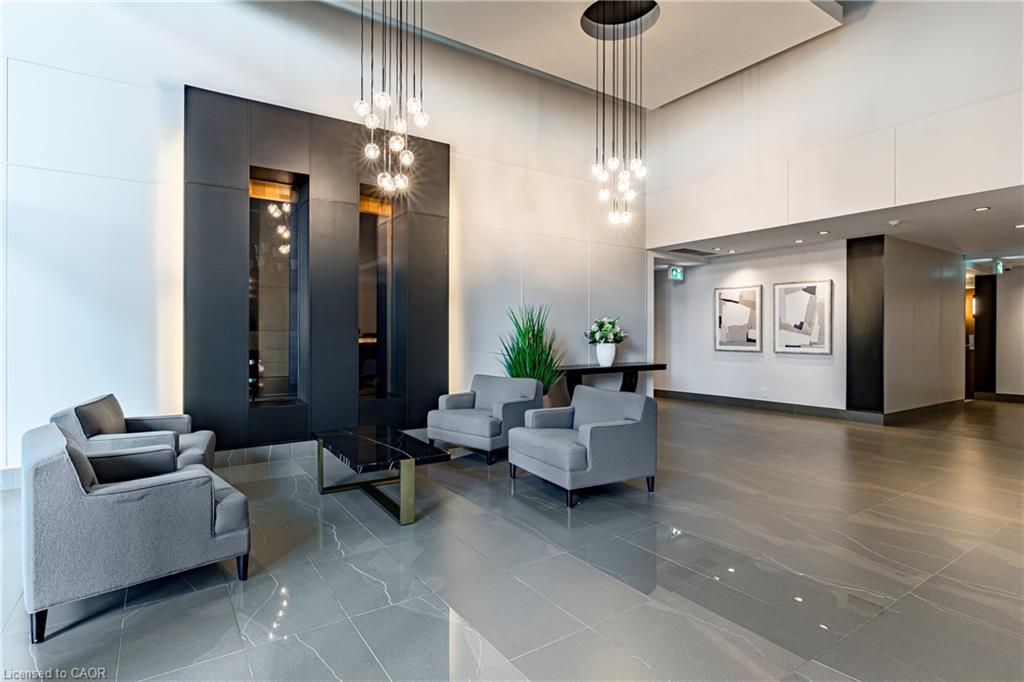 502-1055 Southdown Road Unit: 502