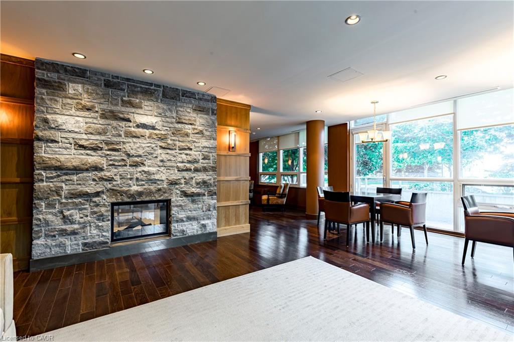 502-1055 Southdown Road Unit: 502