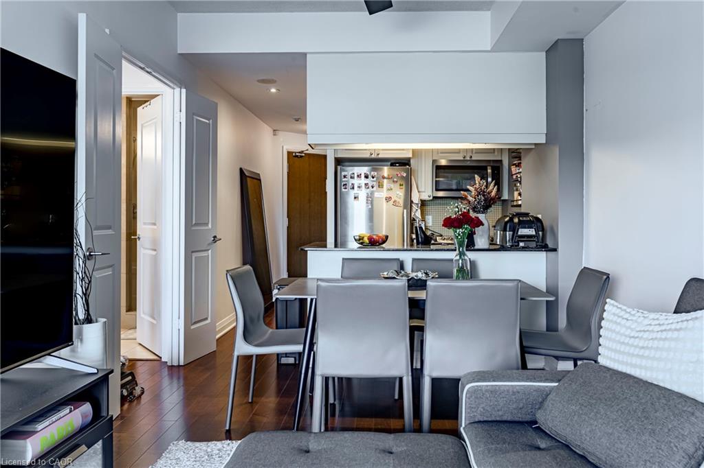 502-1055 Southdown Road Unit: 502