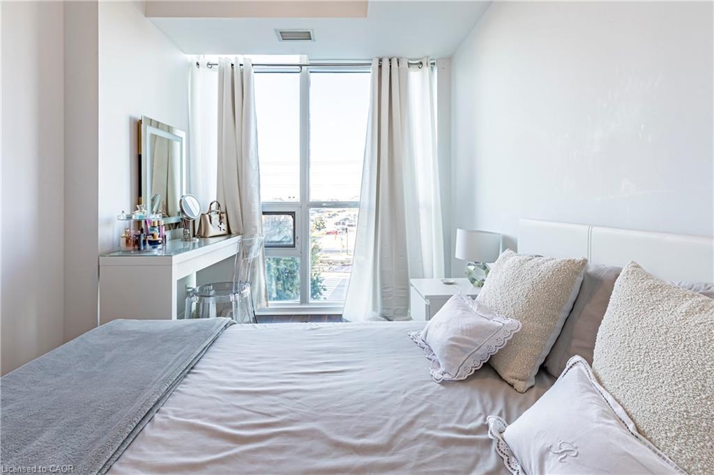 502-1055 Southdown Road Unit: 502