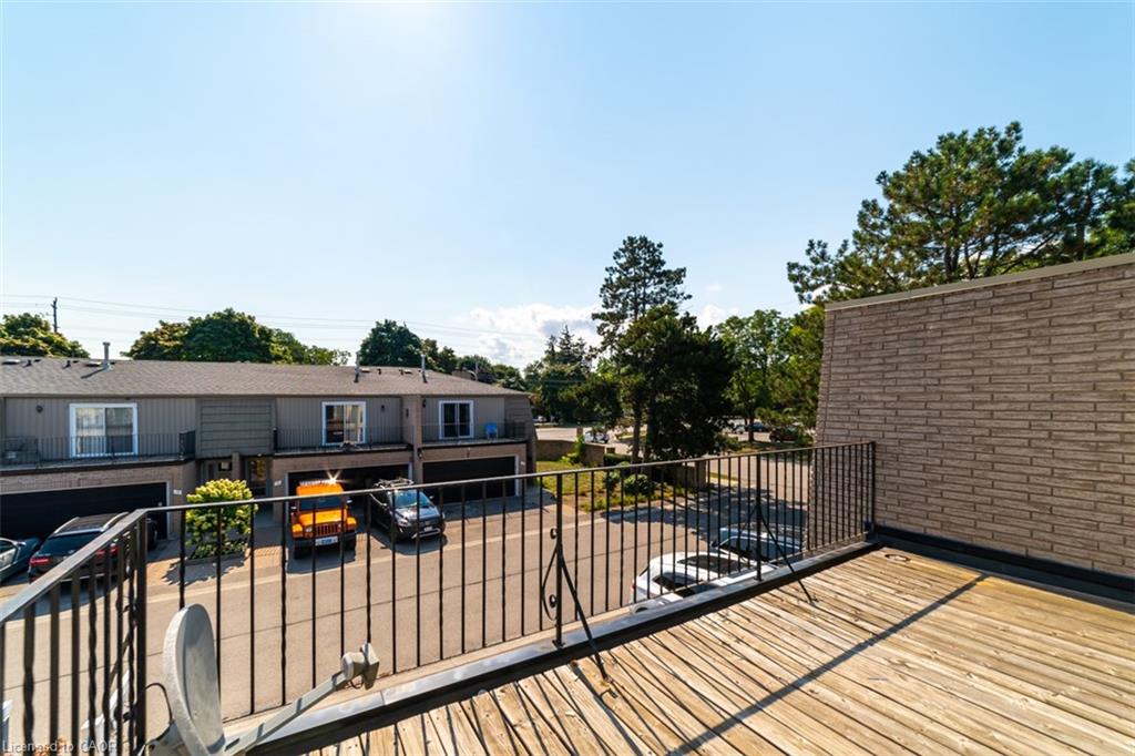 2-1011 White Oak Drive Unit: 2