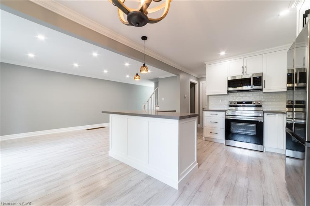 2-1011 White Oak Drive Unit: 2