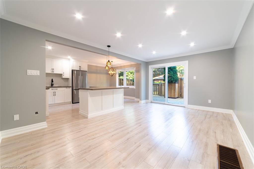 2-1011 White Oak Drive Unit: 2