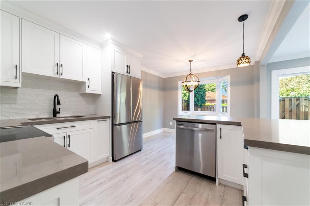 2-1011 White Oak Drive Unit: 2