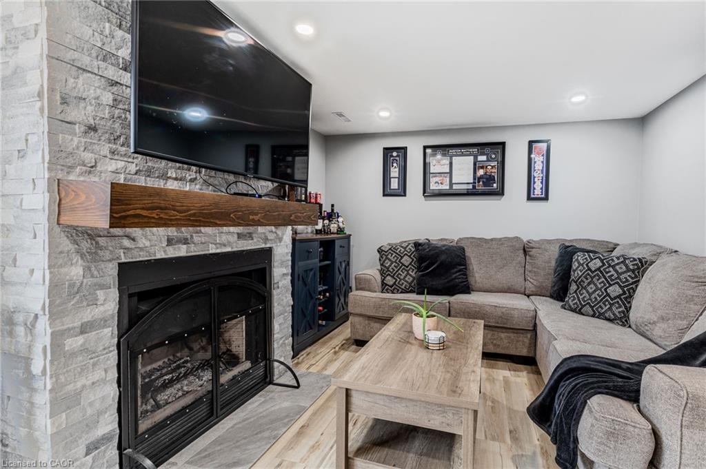 43-2065 Amherst Heights Court Unit: 43