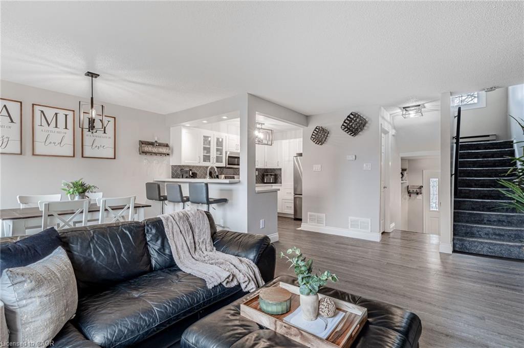 43-2065 Amherst Heights Court Unit: 43