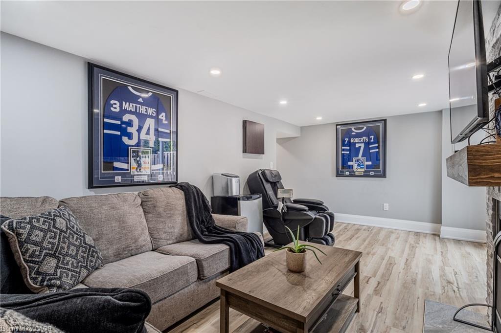 43-2065 Amherst Heights Court Unit: 43