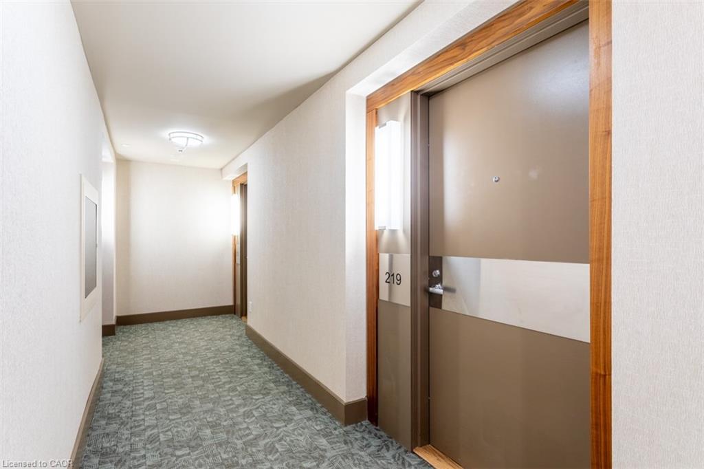 219-3500 Lakeshore Road W Unit: 219