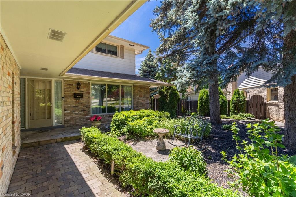 304 Oakwood Court