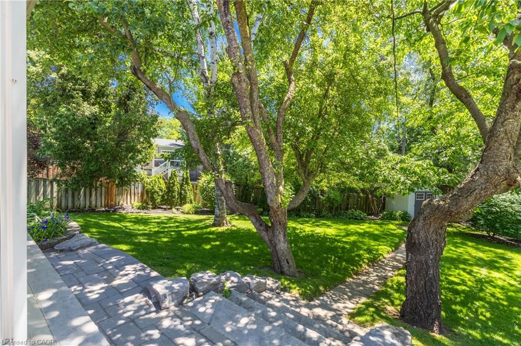304 Oakwood Court