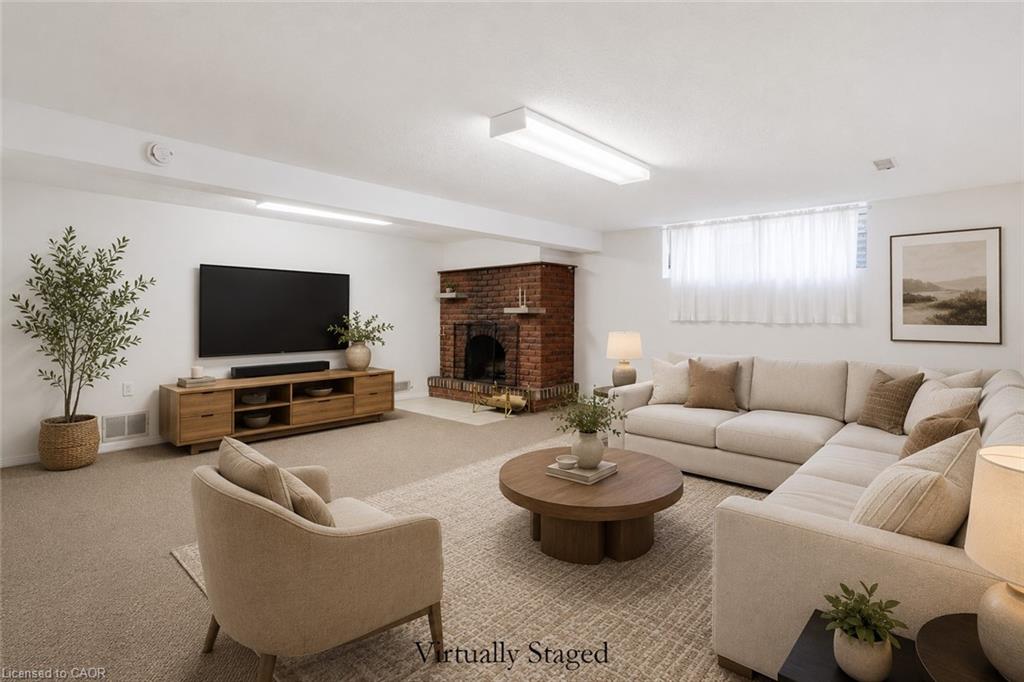 304 Oakwood Court