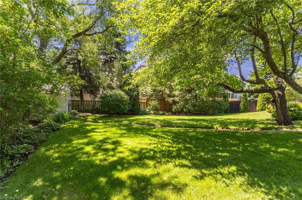 304 Oakwood Court