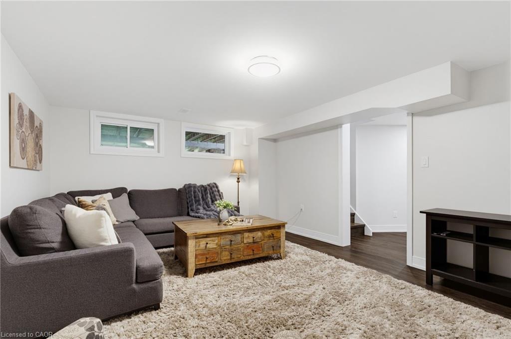 365 Cosburn Crescent