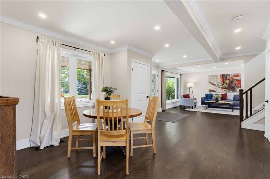 365 Cosburn Crescent