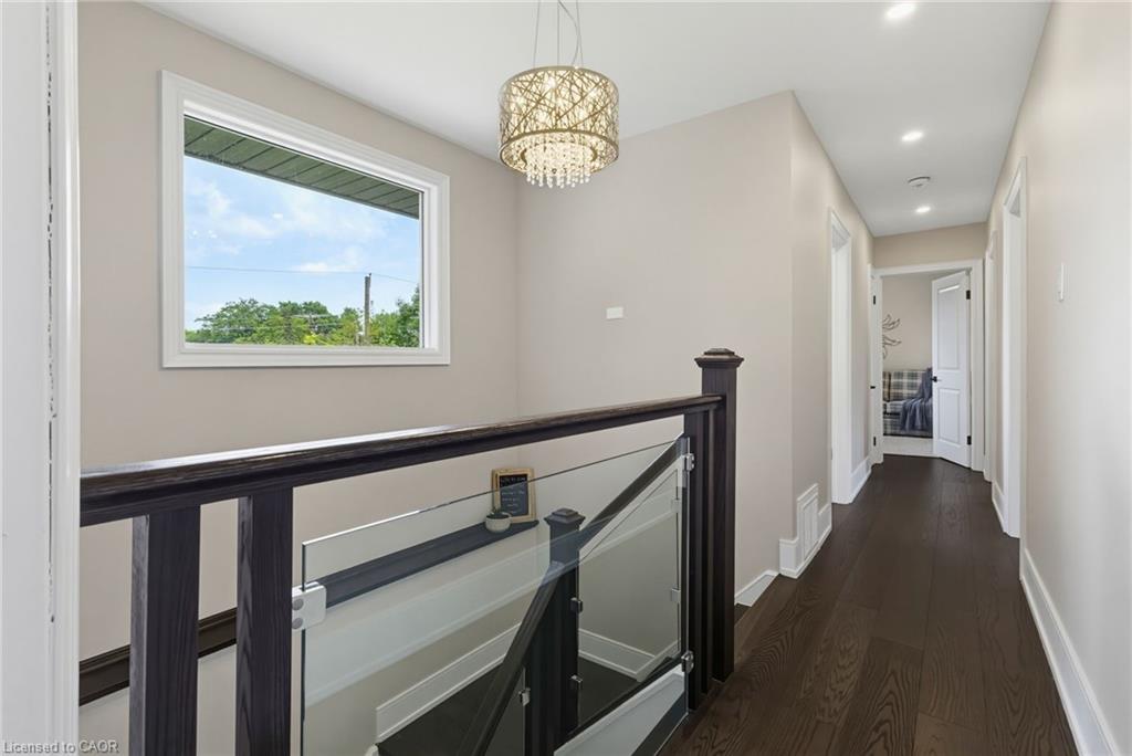 365 Cosburn Crescent