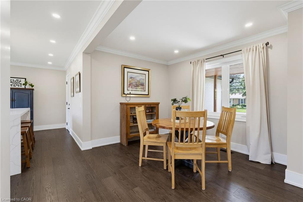 365 Cosburn Crescent