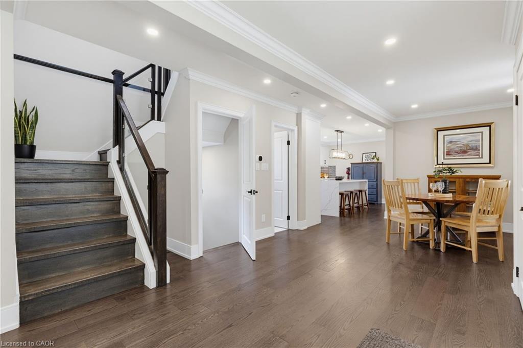 365 Cosburn Crescent