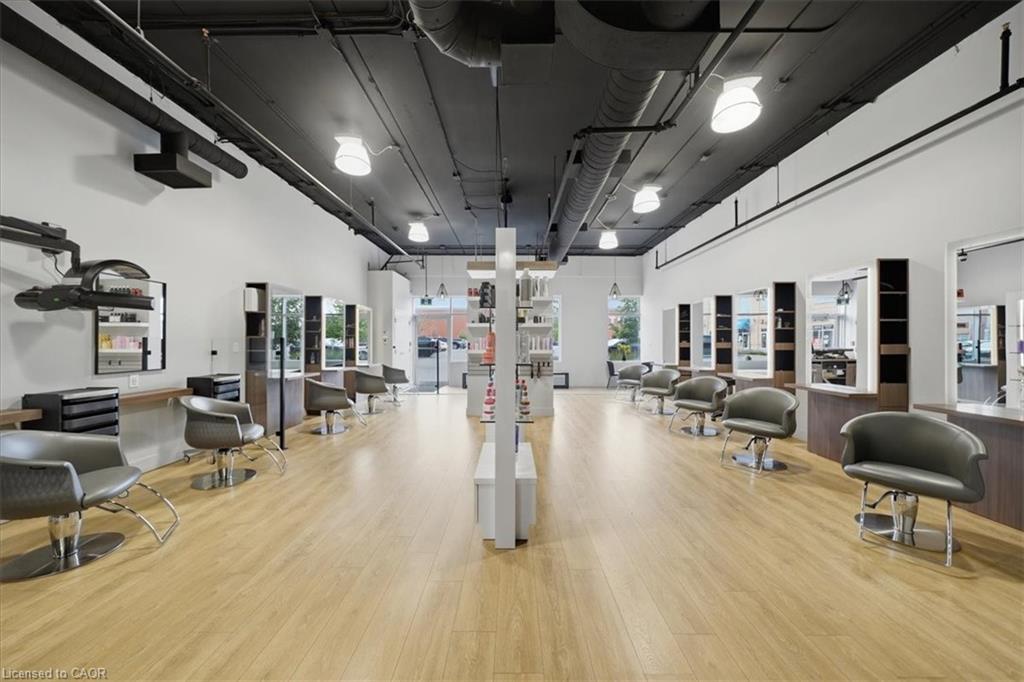 9-515 Dundas Street W Unit: 9