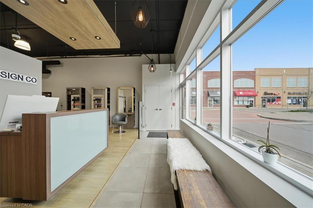 9-515 Dundas Street W Unit: 9