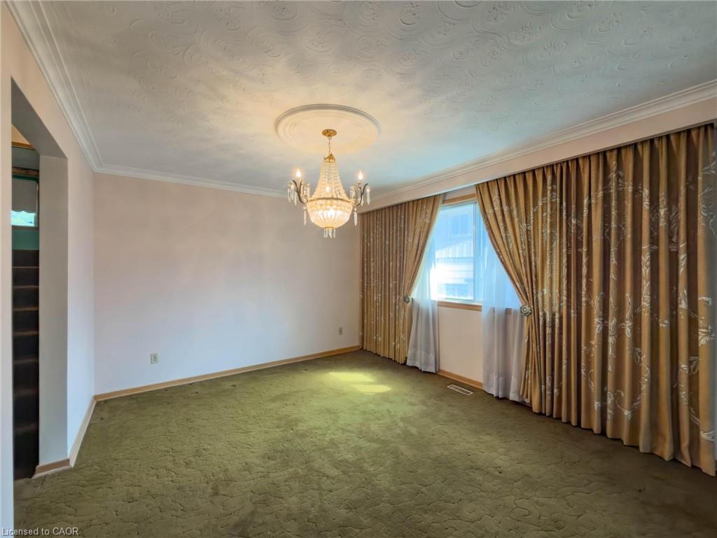 3577 Bluestream Crescent