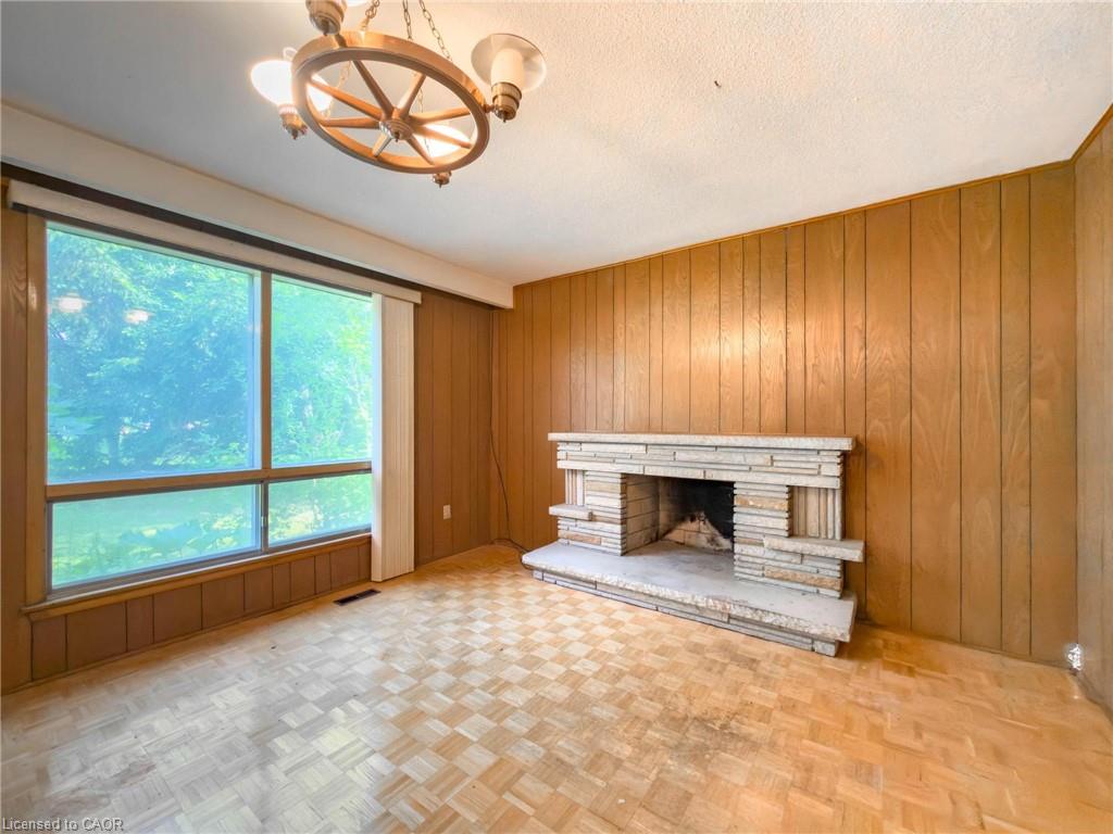 3577 Bluestream Crescent