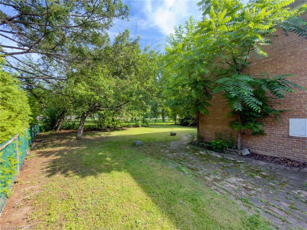 3577 Bluestream Crescent