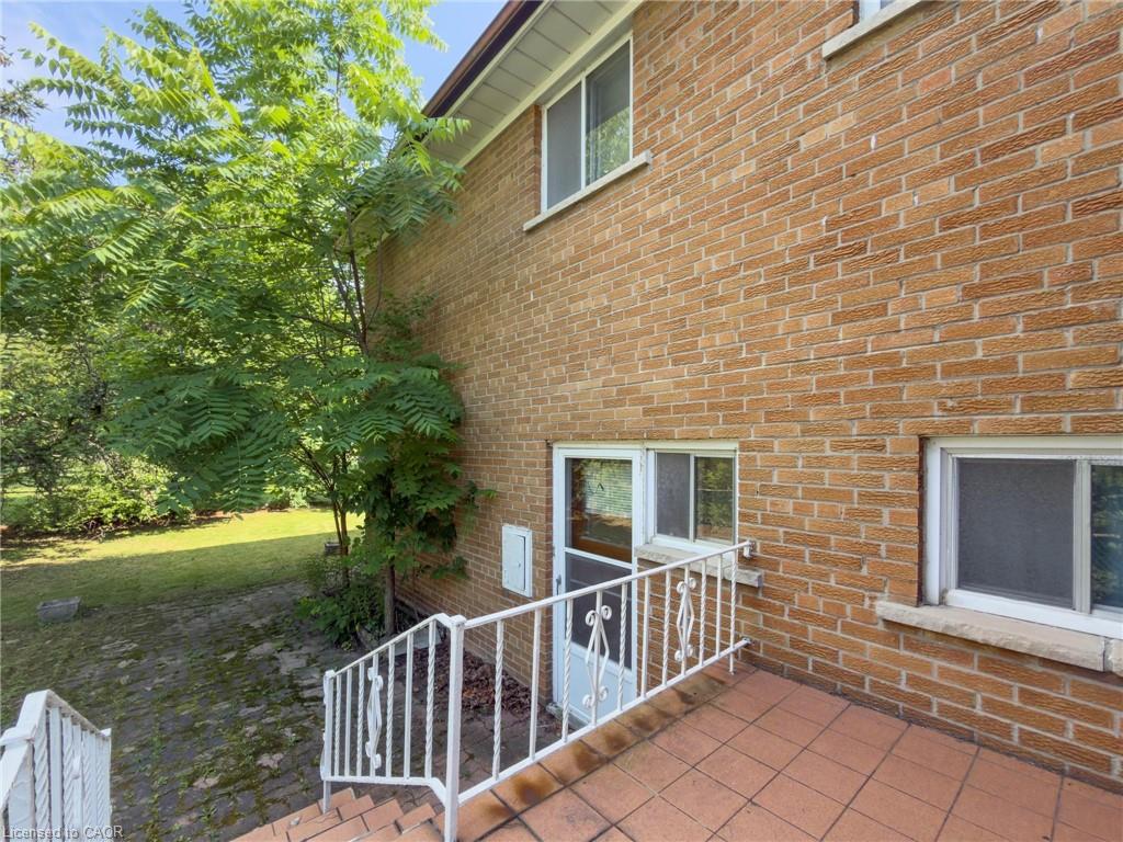 3577 Bluestream Crescent
