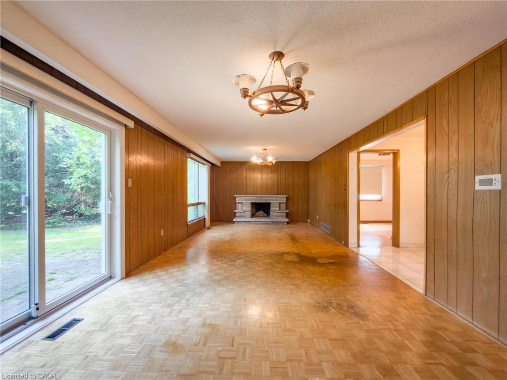 3577 Bluestream Crescent