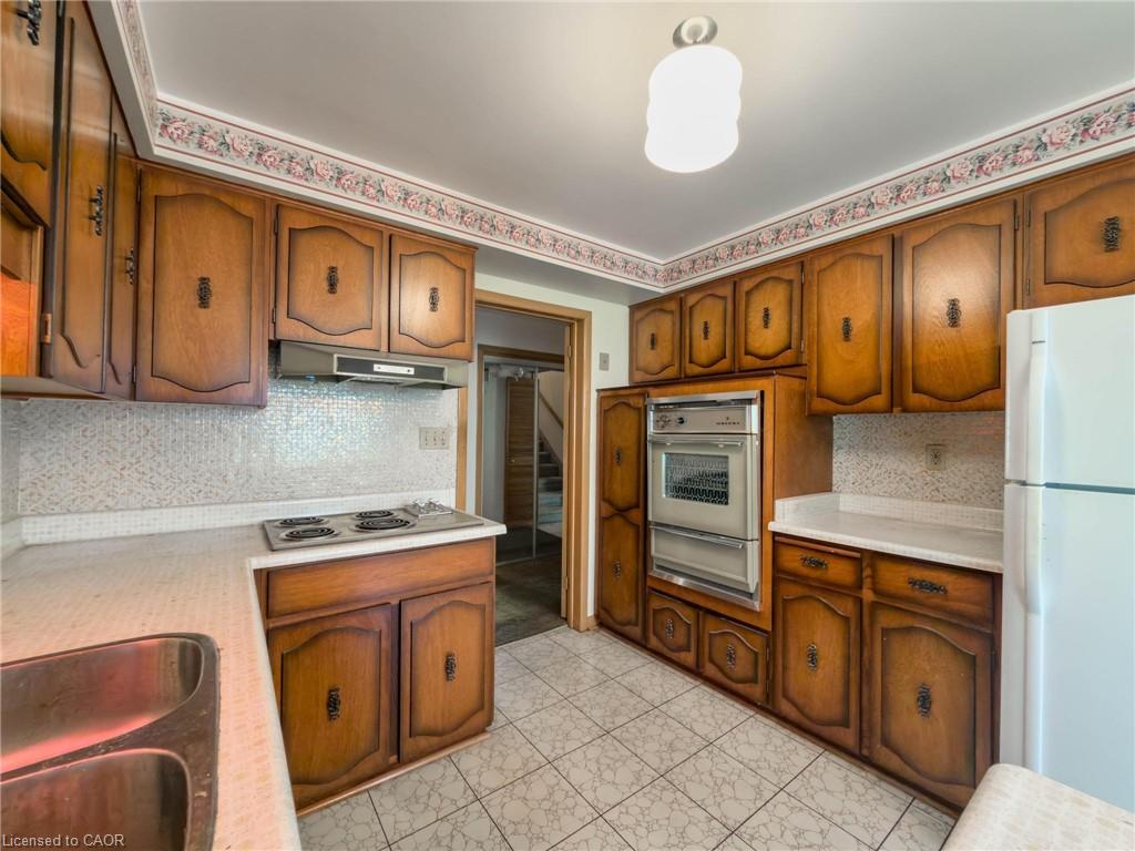 3577 Bluestream Crescent