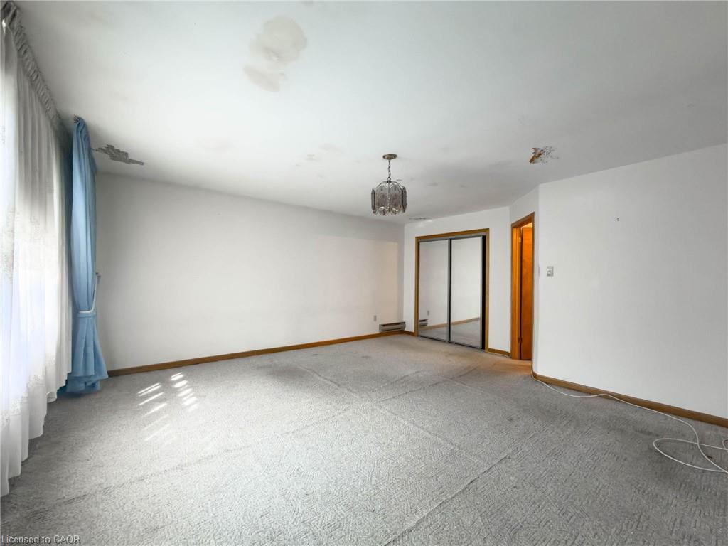 3577 Bluestream Crescent