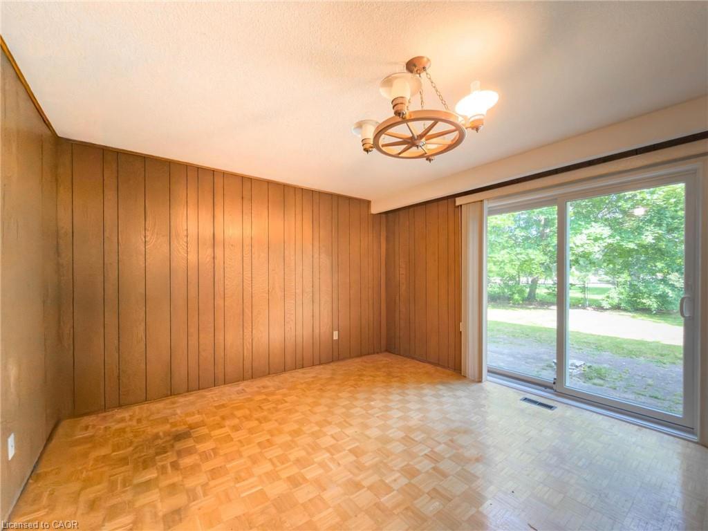 3577 Bluestream Crescent