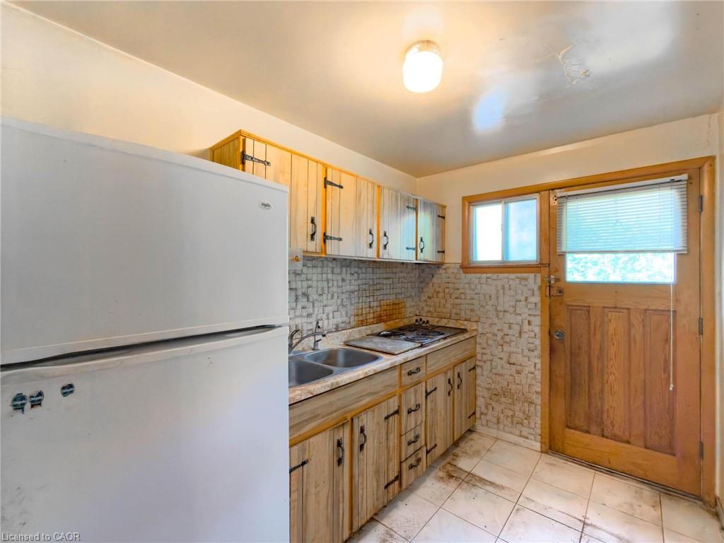3577 Bluestream Crescent