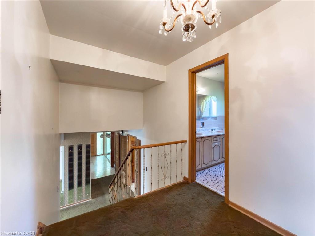 3577 Bluestream Crescent