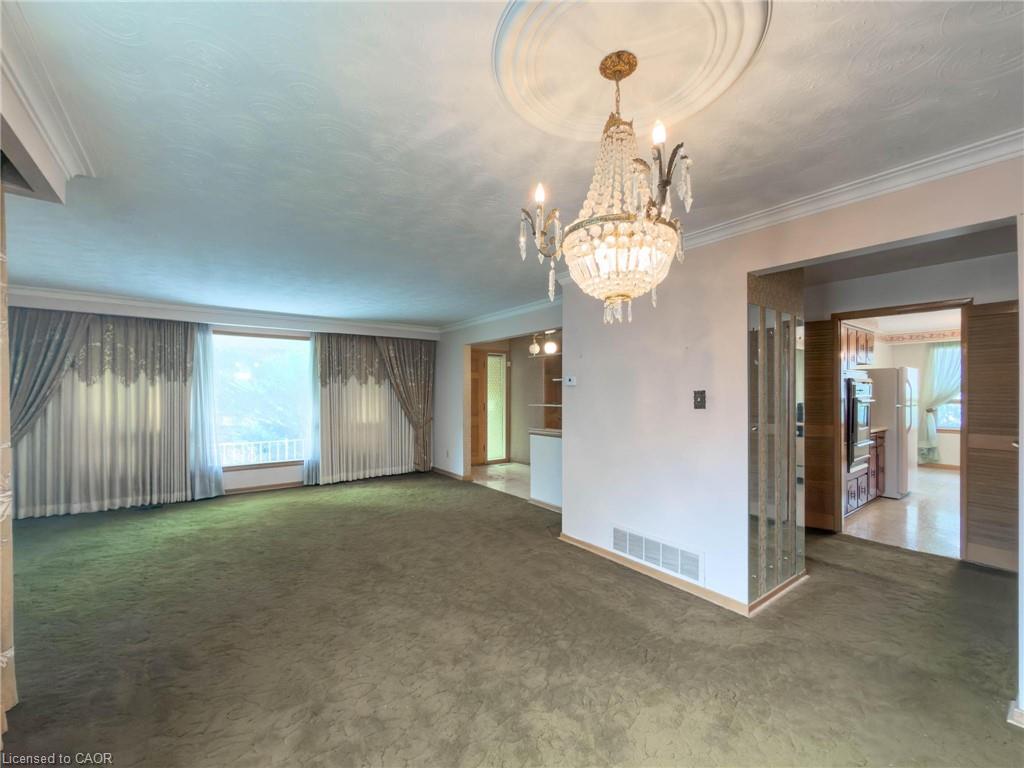 3577 Bluestream Crescent