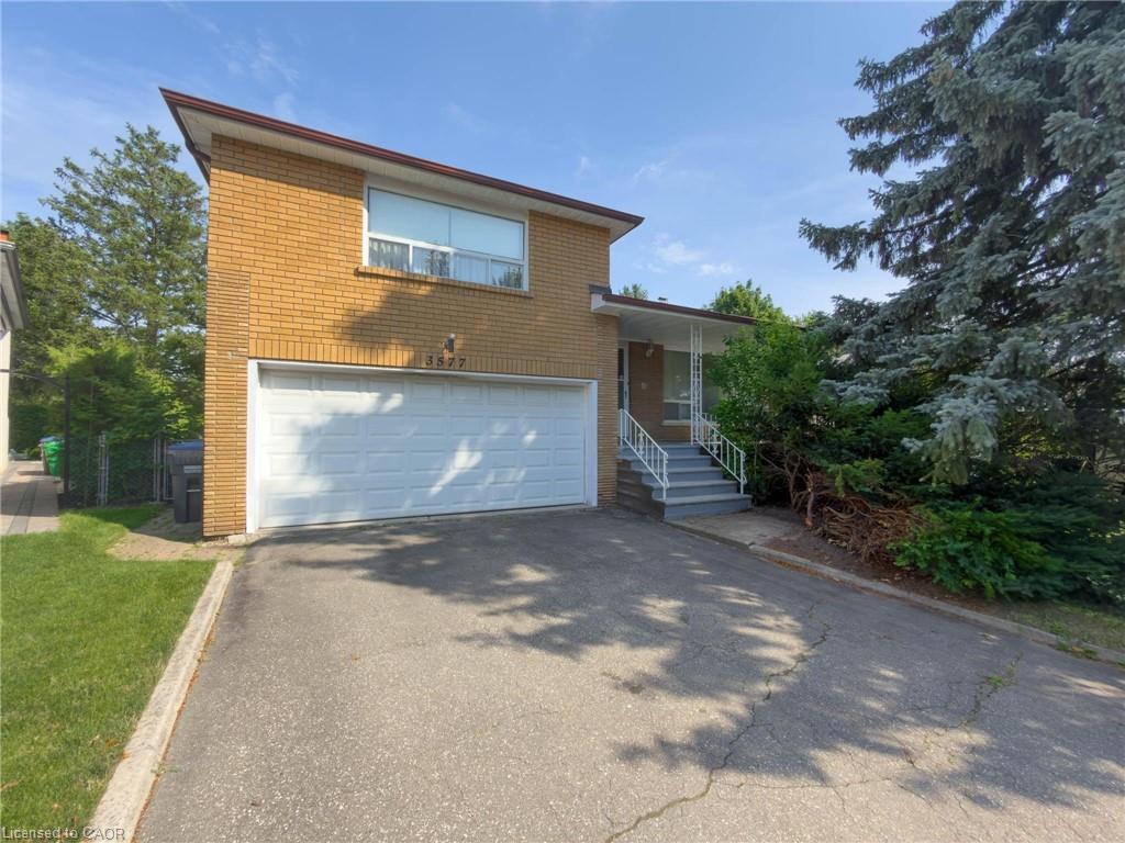 3577 Bluestream Crescent