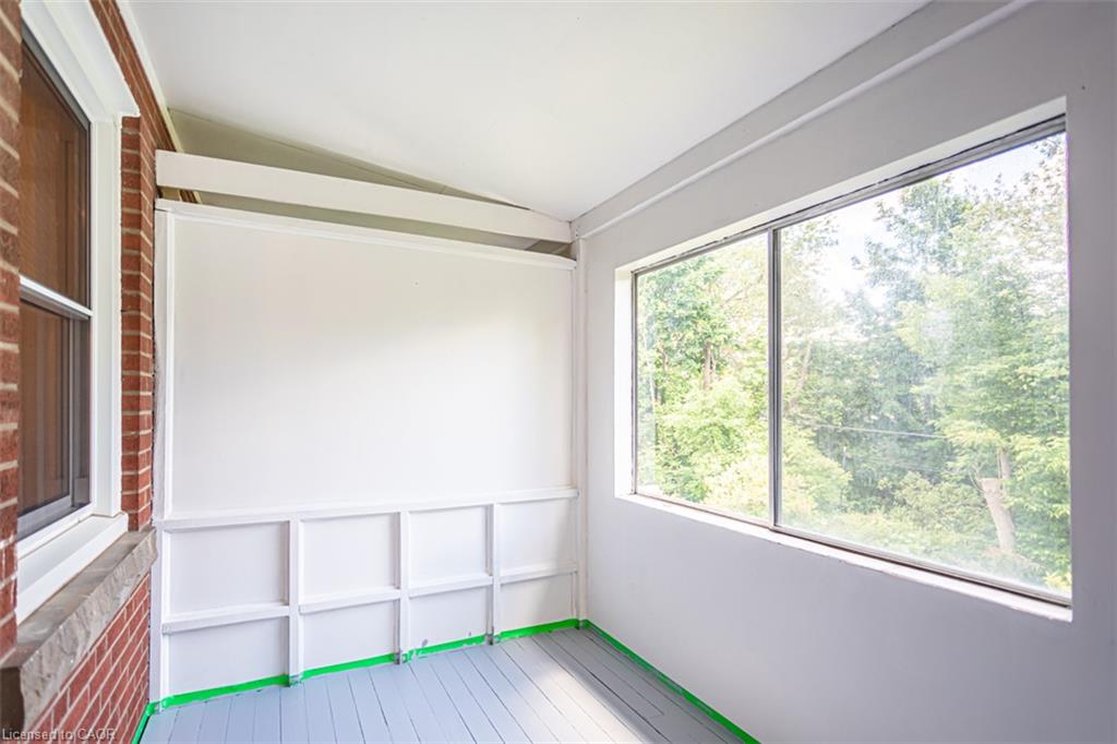 2-718 Ross Street Unit: 2