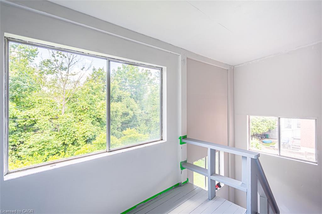2-718 Ross Street Unit: 2