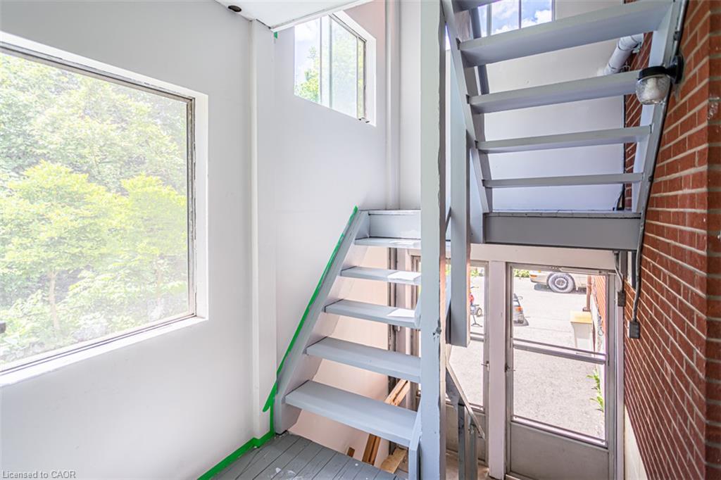 2-718 Ross Street Unit: 2