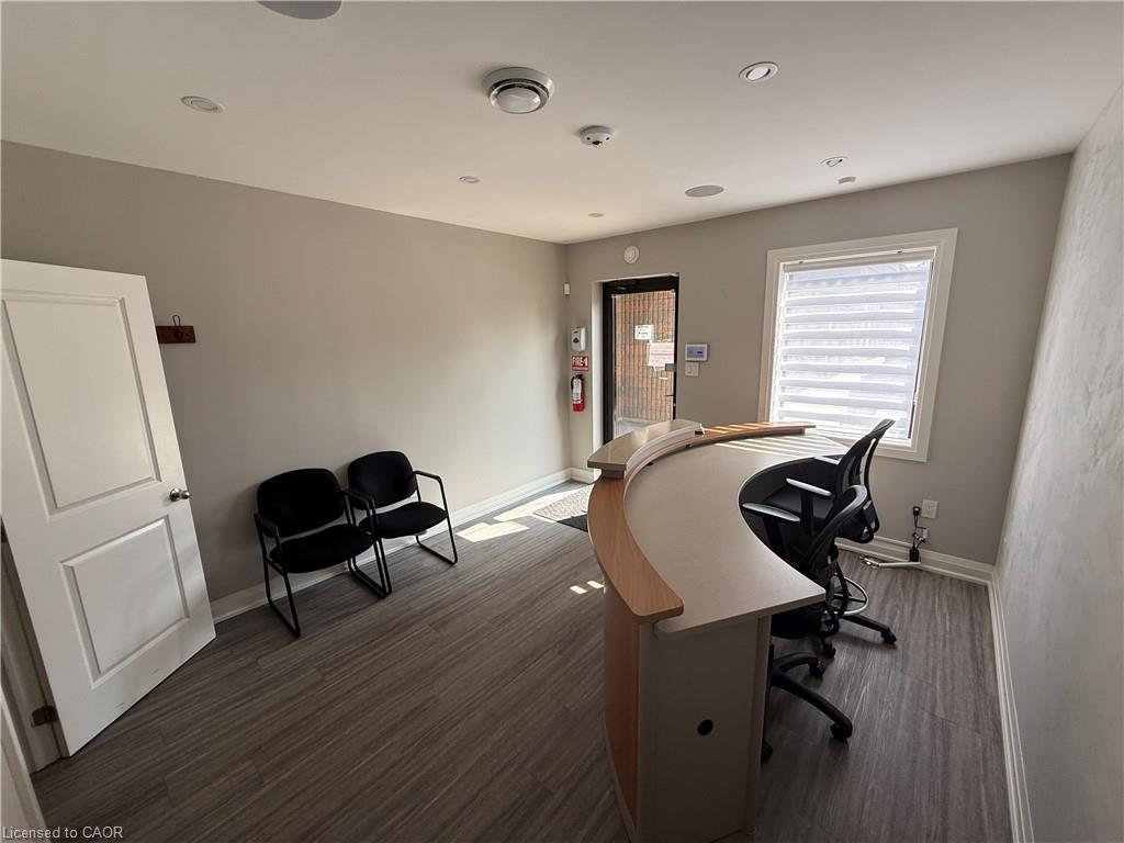 11-4180 Morris Drive Unit: 11